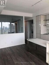 197 Yonge St in Toronto, ON - Building Photo - Building Photo