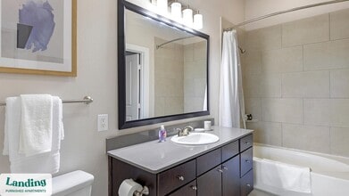 3501 Ross Ave, Unit 3107 in Dallas, TX - Foto de edificio - Building Photo