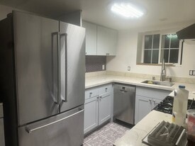 228 7th Ln, Unit inlaw in South San Francisco, CA - Building Photo