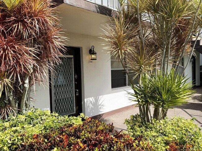 984 Normandy Ln in Delray Beach, FL - Building Photo - Building Photo