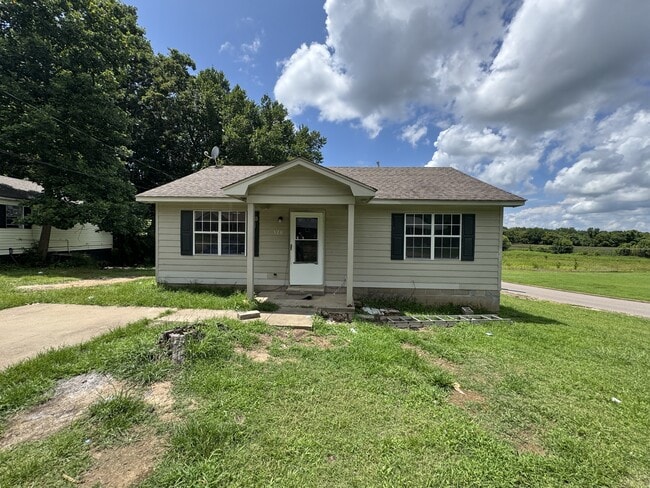 property at 328 N Main St