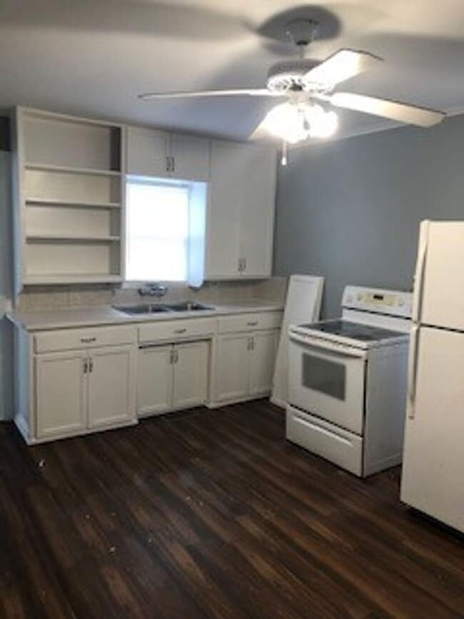 2319 Savannah St in Fort Smith, AR - Building Photo - Building Photo