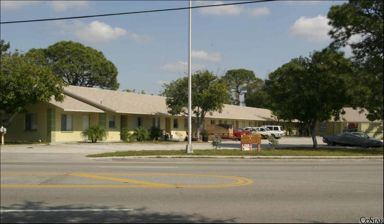 Bayshore Oaks in Bradenton, FL - Building Photo