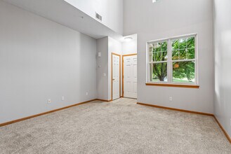 5020 Holly Ln N in Plymouth, MN - Building Photo - Building Photo