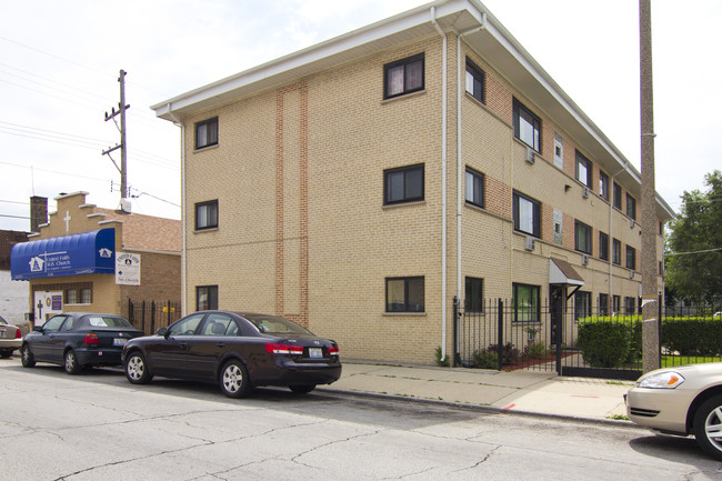 32 S 19th Ave in Maywood, IL - Foto de edificio - Building Photo