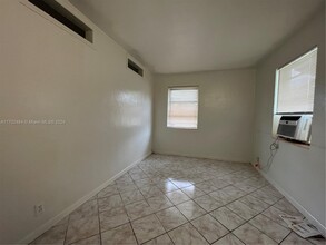 2228 Grant St in Hollywood, FL - Building Photo - Building Photo