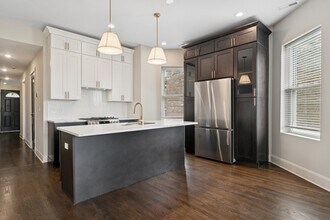1408 W Belle Plaine Ave in Chicago, IL - Building Photo - Building Photo
