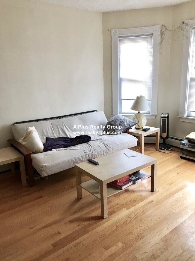 5 Buckley Ave, Unit 2