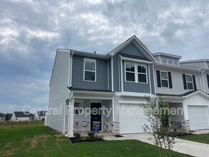 123 Cillian St in Fountain Inn, SC - Foto de edificio - Building Photo