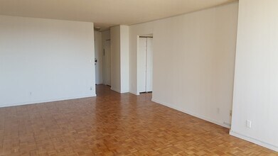 33 Pond Ave, Unit 402 in Brookline, MA - Building Photo - Building Photo