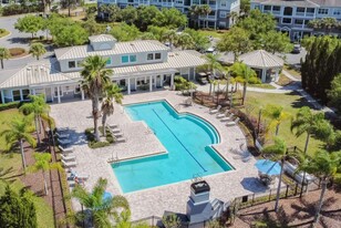 The Columns at Bear Creek Apartamentos