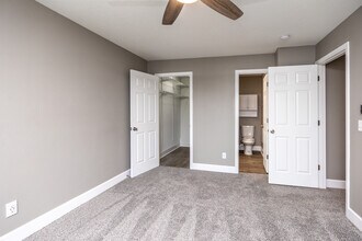 Regency Woods in West Des Moines, IA - Building Photo - Interior Photo