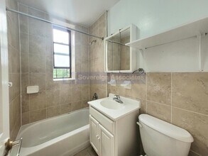 585 W 204th St in New York, NY - Foto de edificio - Building Photo