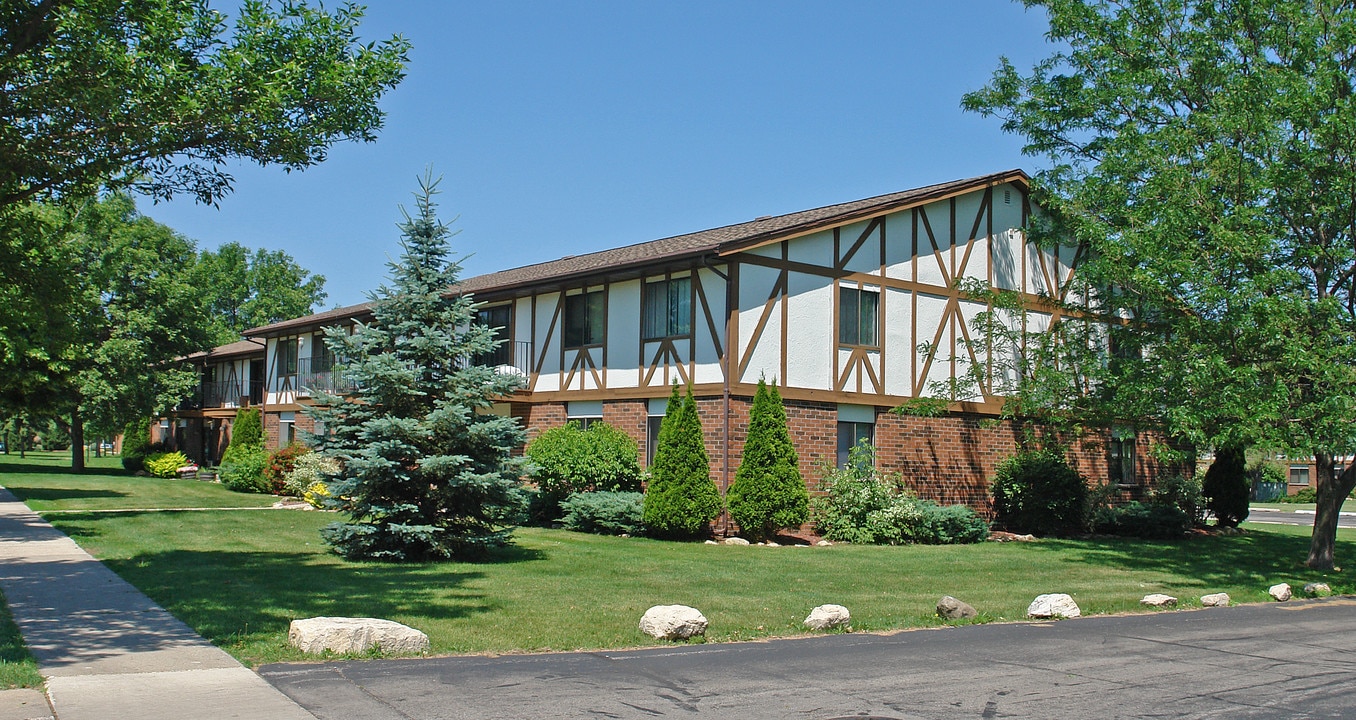 Briar Crest Apartments in Fond du Lac, WI - Foto de edificio