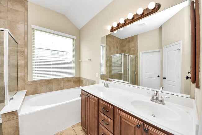 property at 6810 Hunters Trace Ln