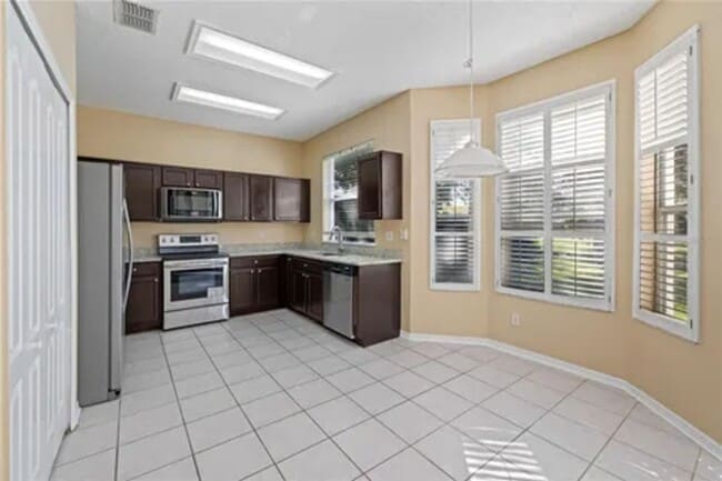 14535 Lake Underhill Rd in Orlando, FL - Building Photo - Building Photo