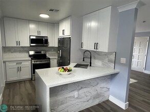 814 SW 12th Pl in Fort Lauderdale, FL - Building Photo - Building Photo