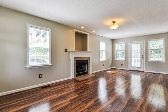 120 Nightshade Ln in Garner, NC - Foto de edificio - Building Photo
