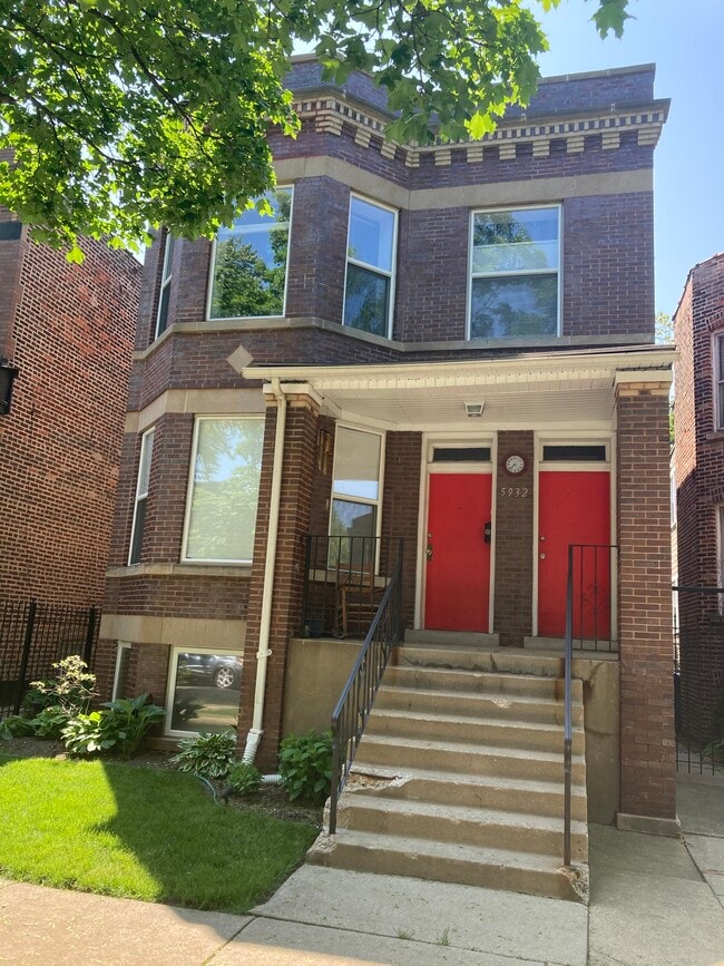 5932 S Maplewood Ave, Unit 1st floor in Chicago, IL - Building Photo - Building Photo