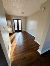 3413 Wallford Dr in Dundalk, MD - Foto de edificio - Building Photo