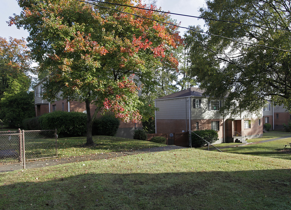 Seminole Court in Atlanta, GA - Building Photo