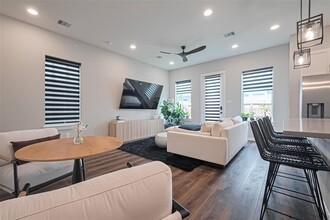 8462 Berry Grn Ln in Houston, TX - Building Photo - Building Photo