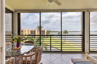 3382 NE Causeway Blvd in Jensen Beach, FL - Foto de edificio - Building Photo