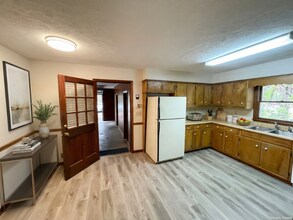 691 Kirkus Dr SE in Conyers, GA - Foto de edificio - Building Photo