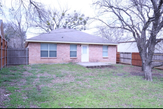 8117 Richard St in White Settlement, TX - Building Photo - Building Photo