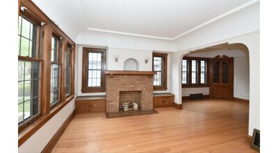 2533 N 72nd St, Unit 2533 in Wauwatosa, WI - Building Photo - Building Photo
