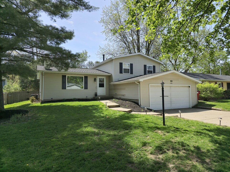 2301 Branch Rd in Champaign, IL - Building Photo