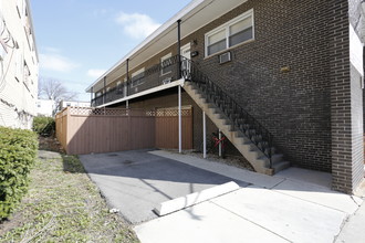 4930 W Diversey Ave in Chicago, IL - Building Photo - Building Photo