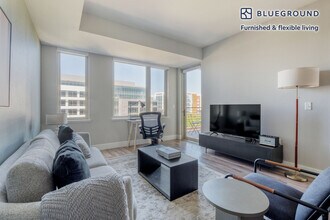 545 San Antonio Rd in Mountain View, CA - Building Photo - Building Photo