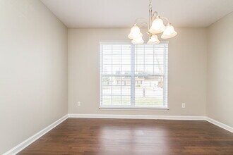 878 Lavergne Ln in La Vergne, TN - Building Photo - Building Photo