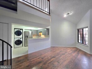 6017 Curtier Dr in Franconia, VA - Building Photo - Building Photo