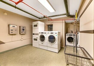 247 W 63rd St in New York, NY - Building Photo - Building Photo