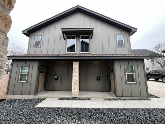 property at 810 S Walters St