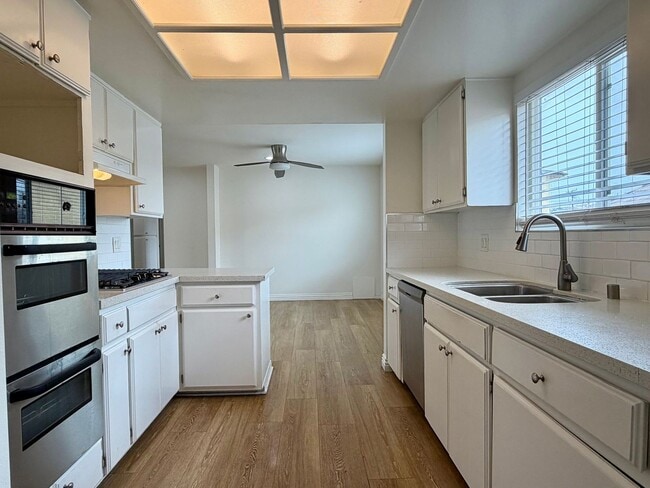 property at 529 W 16th St