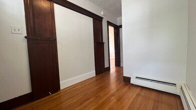 44 Sunset Rd, Unit 1 in Somerville, MA - Building Photo - Building Photo