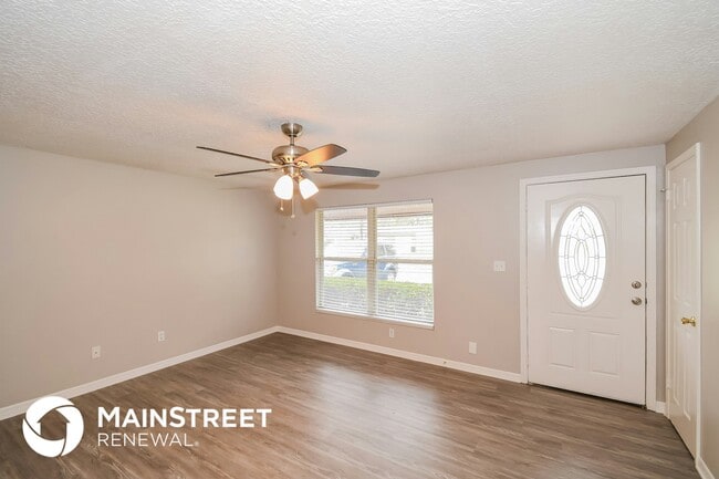 1692 Mary Beth Dr in Middleburg, FL - Foto de edificio - Building Photo