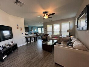 8020 Annalise Dr in Austin, TX - Building Photo - Building Photo