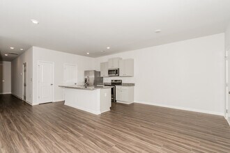 Oakwood Village in Milledgeville, GA - Building Photo - Building Photo