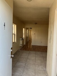 1068 W 5th St, Unit 4 in San Bernardino, CA - Building Photo - Building Photo