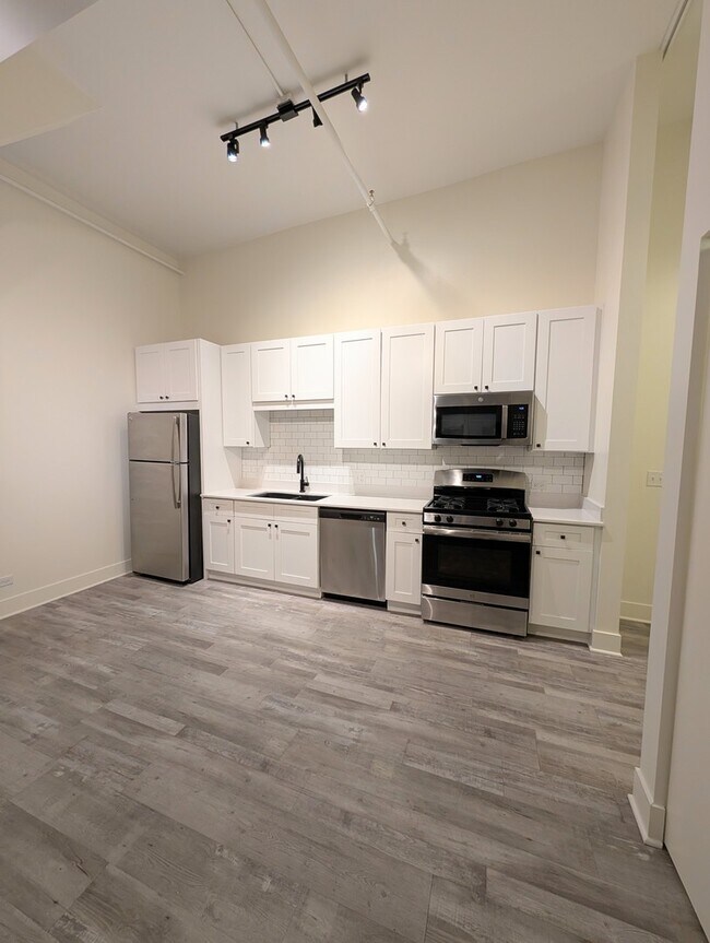 1914 N Milwaukee Ave in Chicago, IL - Building Photo - Building Photo