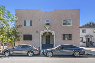 910 W 41st St in Los Angeles, CA - Building Photo - Building Photo