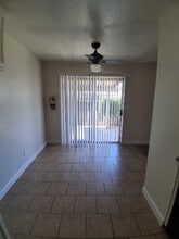 Bentley Street Quadplex in Waterford, CA - Foto de edificio - Building Photo