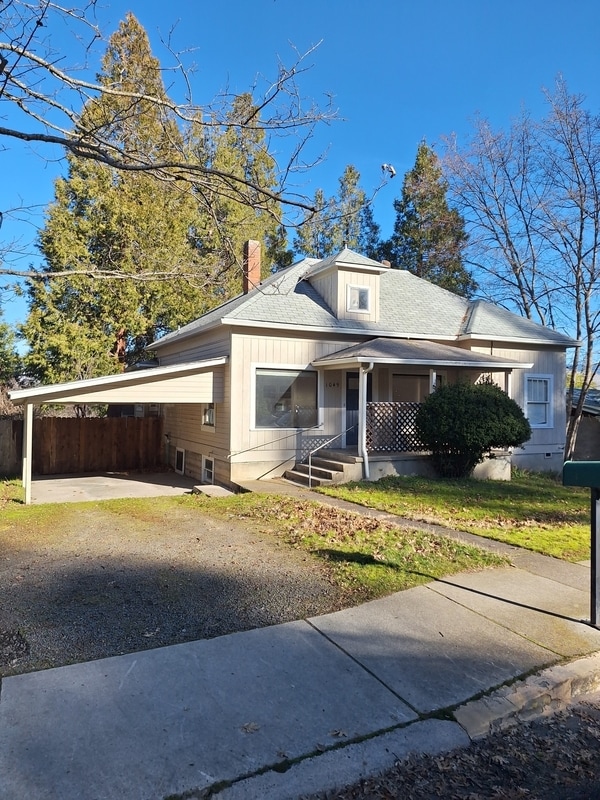 property at 1049 Ashland St