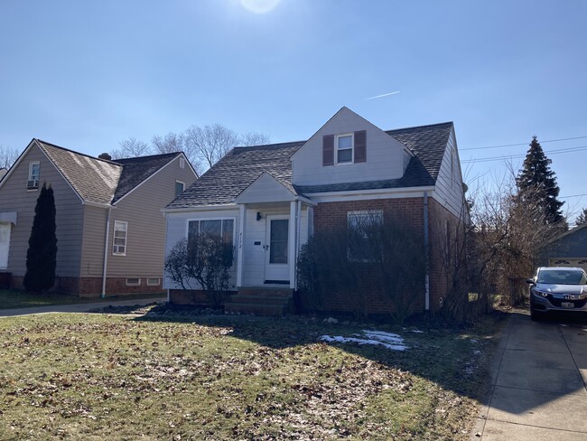 4172 Lambert Rd in South Euclid, OH - Building Photo - Building Photo