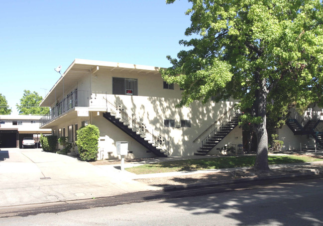 1107 Roewill Dr in San Jose, CA - Foto de edificio - Building Photo