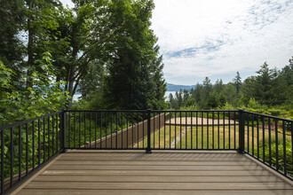 639 West Lake Sammamish Pkwy NE in Bellevue, WA - Building Photo - Building Photo